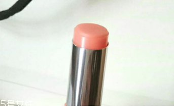 The Face Shop潤唇膏03水蜜桃試色 微提亮適合打底 The Face Shop潤唇膏03水蜜桃試色 微提亮適合打底