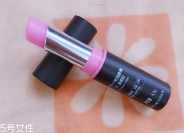 The Face Shop潤唇膏03水蜜桃試色 微提亮適合打底 The Face Shop潤唇膏03水蜜桃試色 微提亮適合打底