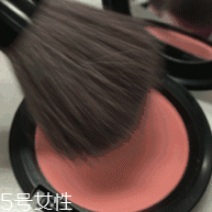 腮紅怎么涂才能避免成為福娃？這些方法要記牢