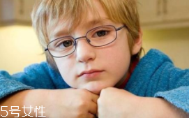 眼睛激光手術(shù)會(huì)不會(huì)發(fā)生意外？20年經(jīng)驗(yàn)手術(shù)水平高