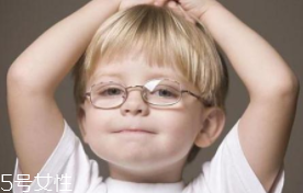 眼睛激光手術(shù)會(huì)不會(huì)發(fā)生意外？20年經(jīng)驗(yàn)手術(shù)水平高