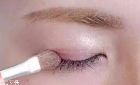 兔子腮紅怎么畫才可愛？中年少女必備腮紅畫技