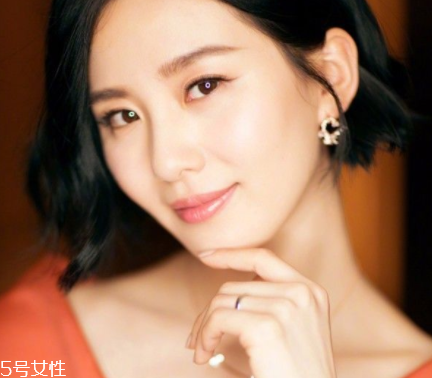 2018奶茶妝怎么畫？偽素顏撩漢妝容畫法