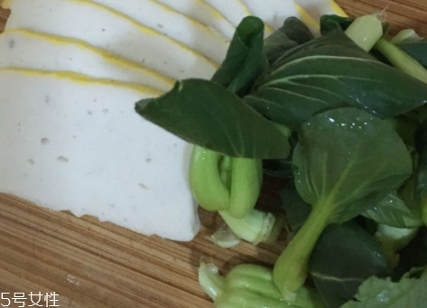 魚糕怎么烹飪好吃？成品魚糕做法多