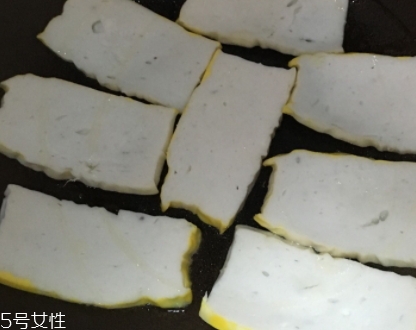 魚糕怎么烹飪好吃？成品魚糕做法多