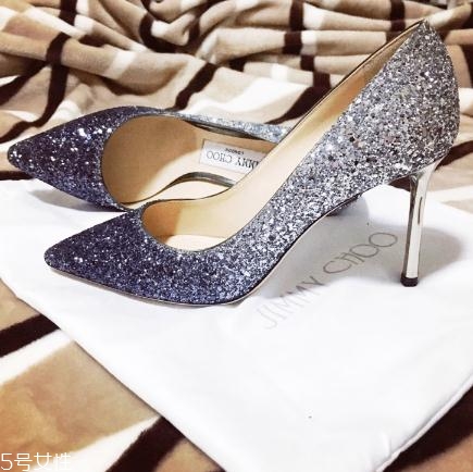 jimmy choo是哪個(gè)國(guó)家的牌子？每個(gè)女人都應(yīng)該擁有的高跟鞋