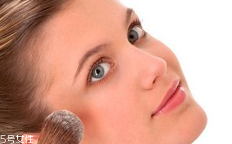 黑皮膚用什么顏色的腮紅？腮紅的作用