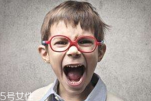 眼睛激光手術(shù)會(huì)不會(huì)發(fā)生意外？20年經(jīng)驗(yàn)手術(shù)水平高