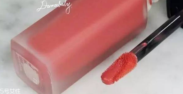 香奈兒豆沙色唇釉是幾號(hào)？廣受好評(píng)的香奈兒唇釉