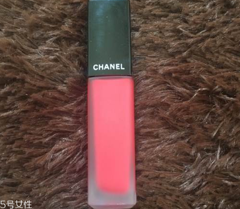 香奈兒豆沙色唇釉是幾號(hào)？廣受好評(píng)的香奈兒唇釉