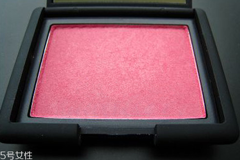 nars腮紅哪個(gè)色系顯白？nars腮紅全試色