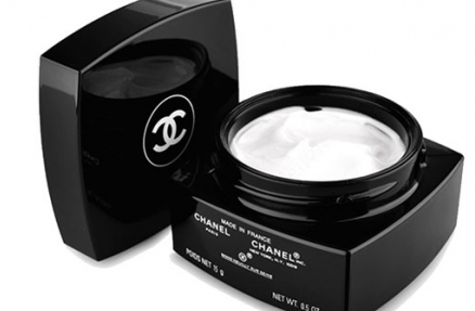 香奈兒眼霜有幾種？20歲以上的人就要使用眼霜