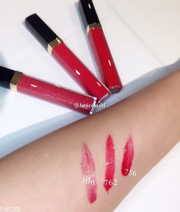香奈兒可可小姐唇露748什么色？香奈兒水晶糖光透唇釉全試色