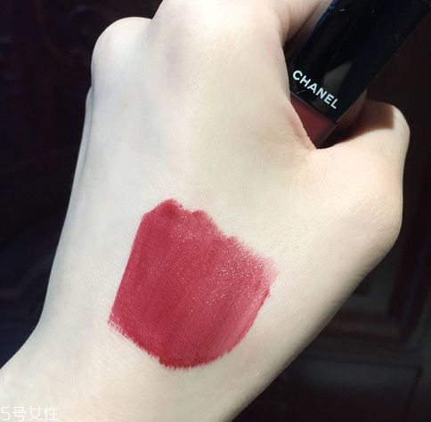 香奈兒新款唇釉154好用嗎？最火的色號