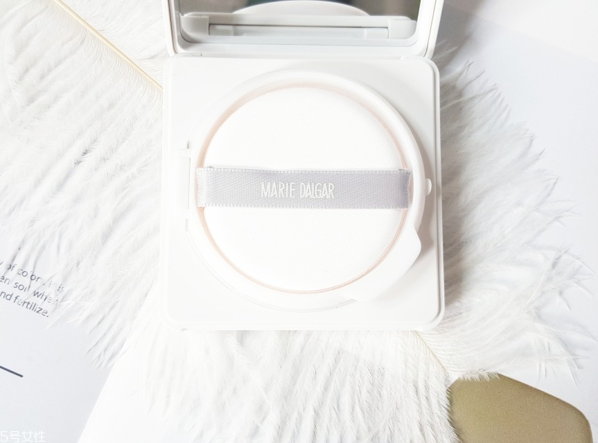 瑪麗黛佳底妝產(chǎn)品哪款好用？化妝包里必帶款