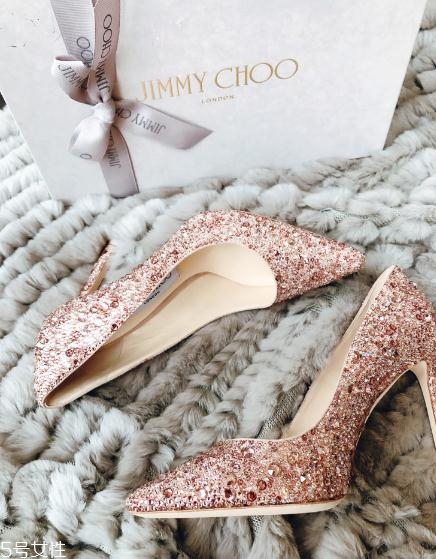 jimmy choo鞋子好穿嗎？高跟鞋界的傳奇之作