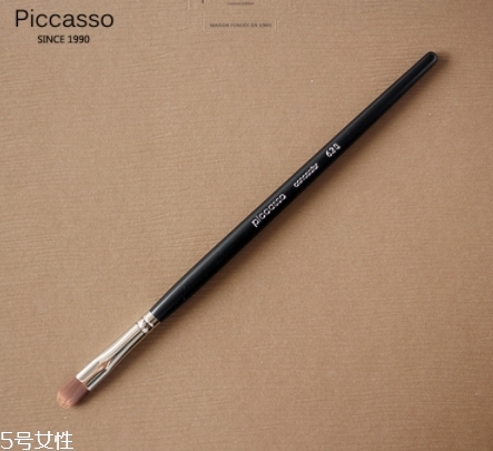 2018遮瑕刷什么牌子好？遮瑕膏的好搭檔