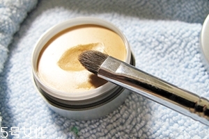 遮瑕刷怎么用？這樣才會(huì)均勻無(wú)刷痕