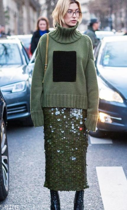 亮片裙子怎么搭配？年底聚會就要blingbling