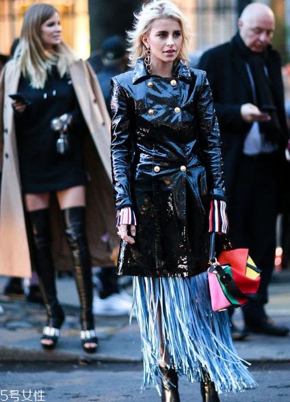 tory burch是哪個(gè)國(guó)家的品牌？輕奢包包里的經(jīng)典