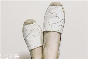 tory burch鞋子偏大嗎？香奈兒漁夫鞋平價替代