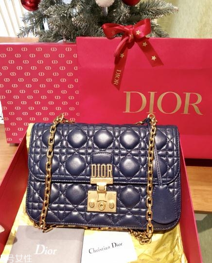 迪奧包包一般多少錢？明星天后出街必備款