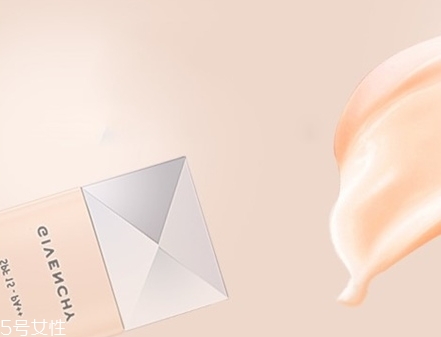 紀(jì)梵希和阿瑪尼哪個好？看看誰的檔次高