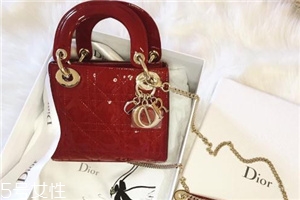 迪奧戴妃包多少錢？名媛氣質與生俱來