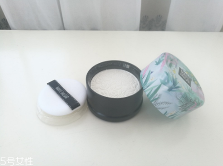 瑪麗黛佳蜜粉餅好用嗎？性?xún)r(jià)比較高的國(guó)產(chǎn)化妝品