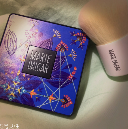 瑪麗黛佳蜜粉餅好用嗎？性?xún)r(jià)比較高的國(guó)產(chǎn)化妝品