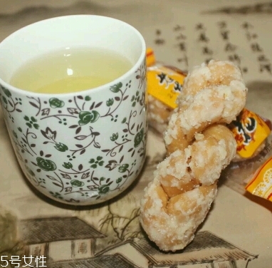 麻花可以帶上飛機(jī)嗎？要看帶多少