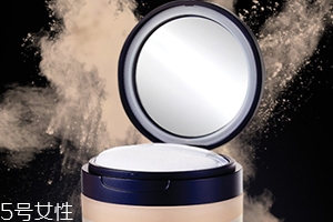 散粉可以直接涂臉上嗎？不建議直接用