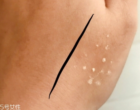 散粉可以補(bǔ)妝和定妝嗎？從散粉的功效來說