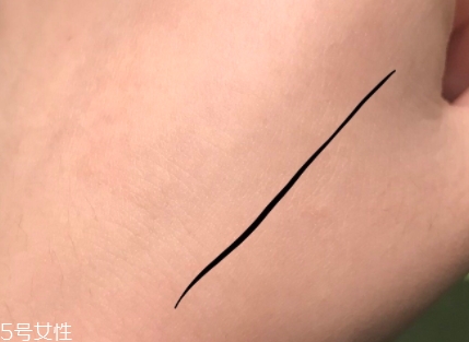 散粉可以補(bǔ)妝和定妝嗎？從散粉的功效來說