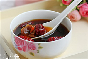 紅糖水怎么做？紅糖用溫水泡比較好