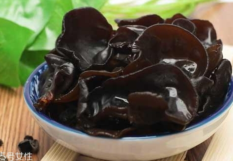 薺菜包餃子需要焯水嗎？小心有苦澀的味道