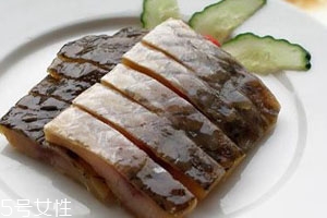 青魚怎么做不腥 不腥的小技巧 青魚怎么做不腥 不腥的小技巧