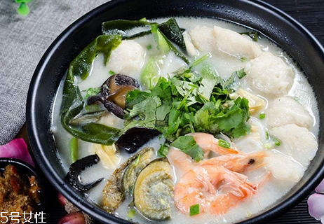 煮肉的泡沫能吃嗎？煮肉泡沫其實是血水