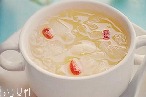 銀耳蓮子湯什么時候喝最好？時間上有講究