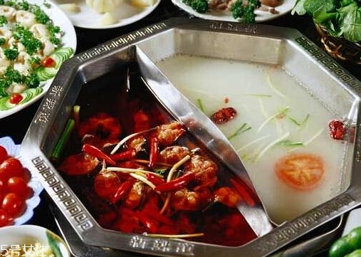 吃火鍋喉嚨痛是怎么回事？其實(shí)不怪湯底