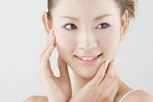 打羽毛球可以瘦臉嗎_幾種瘦臉的按摩手法