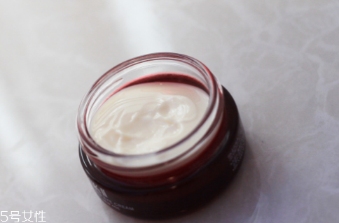 sk2大紅瓶跟小紅瓶哪個好用 sk2大紅瓶面霜成分 sk2大紅瓶跟小紅瓶哪個好用 sk2大紅瓶面霜成分