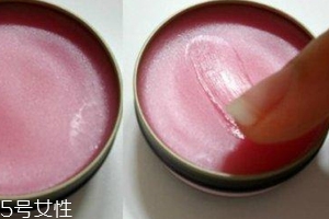 潤(rùn)唇膏怎么保持衛(wèi)生？用前先洗手洗臉