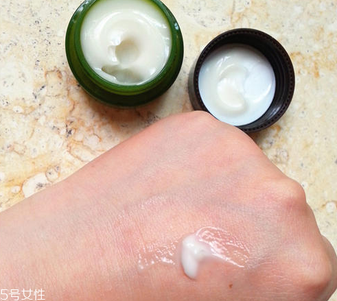 悅詩風(fēng)吟面霜好用嗎？正確的時間使用面霜更好