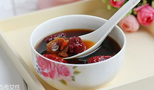 赤砂糖就是紅糖嗎？教你辨別真假紅糖