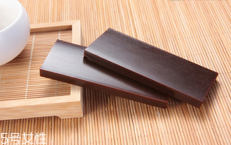 阿膠可以和紅糖一起吃嗎？煮紅糖水要放多少紅糖？