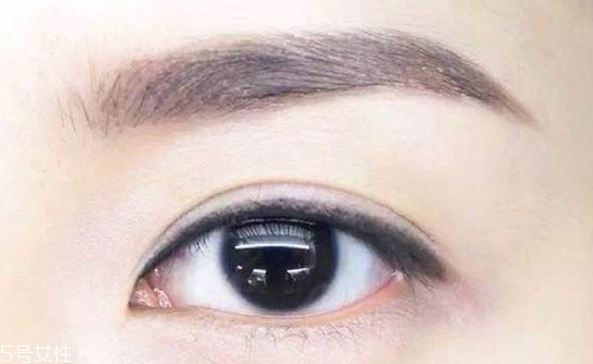 新手適合眼線液還是眼線筆？史上最全眼線誤區(qū)