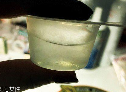 化妝品凍僵了還有效果嗎？美白產(chǎn)品別用了