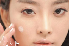 妝前乳主要成分是什么？是硅靈讓臉滑滑的