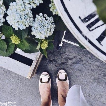 roger vivier鞋子偏大嗎？這款高跟鞋一定要買(mǎi)